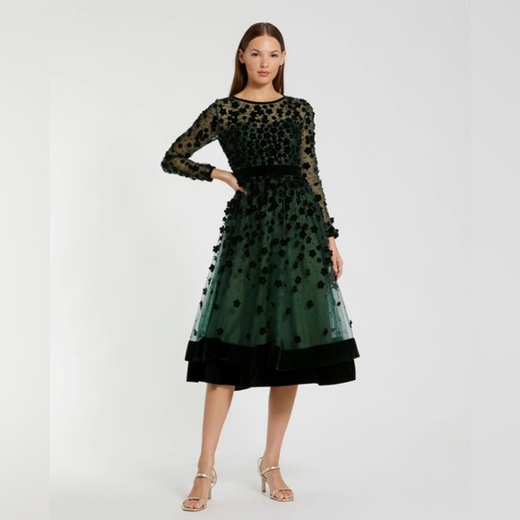 NWOT MAC DUGGAL Green Embellished Illusion High Neck Long Sleeve Fit & Flare 2 - Picture 1 of 10